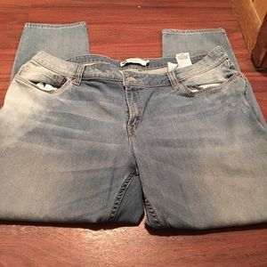 Levi mid rise skinny jeans